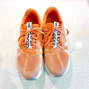 On Cloudsurfer Road-Running Shoes - Men's Size 10.5